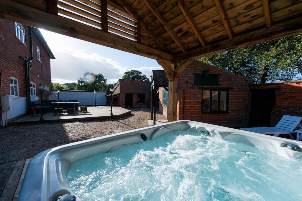 Firs Sleeps 15 Stunning Country House With Hot Tub Sudbourne Buitenkant foto