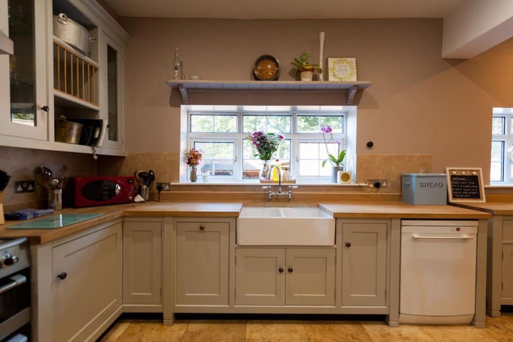 Firs Sleeps 15 Stunning Country House With Hot Tub Sudbourne Buitenkant foto