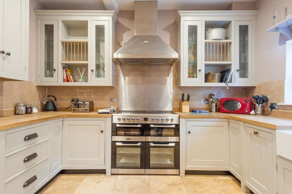 Firs Sleeps 15 Stunning Country House With Hot Tub Sudbourne Buitenkant foto