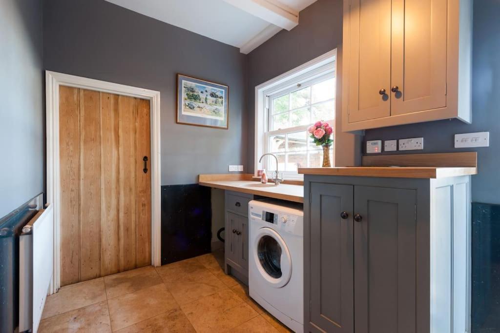 Firs Sleeps 15 Stunning Country House With Hot Tub Sudbourne Buitenkant foto