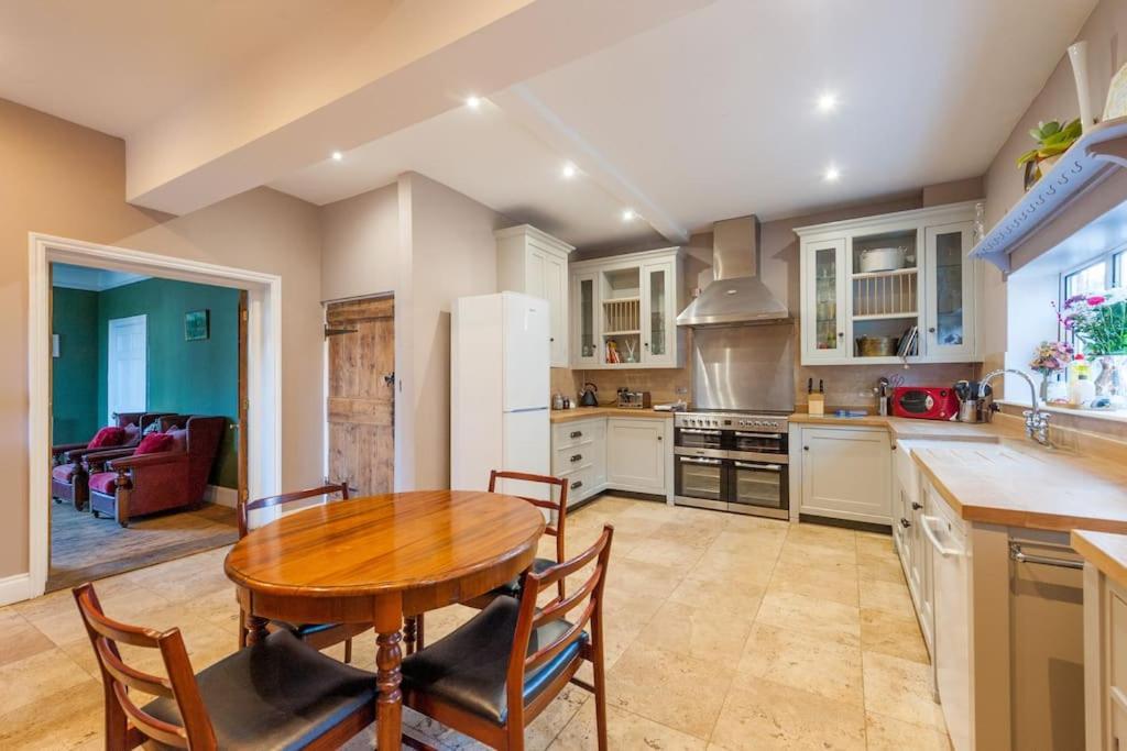 Firs Sleeps 15 Stunning Country House With Hot Tub Sudbourne Buitenkant foto